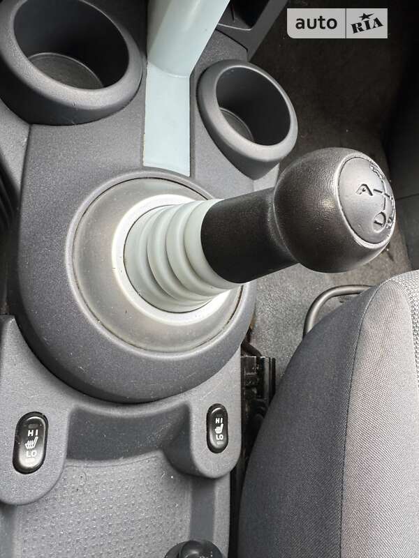 Хэтчбек Mitsubishi Colt 2006 в Киеве