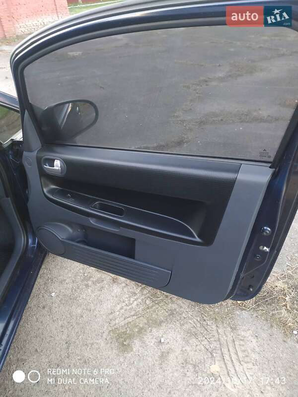 Хетчбек Mitsubishi Colt 2007 в Рівному фото 10 Хетчбек Mitsubishi Colt 2007 в Рівному