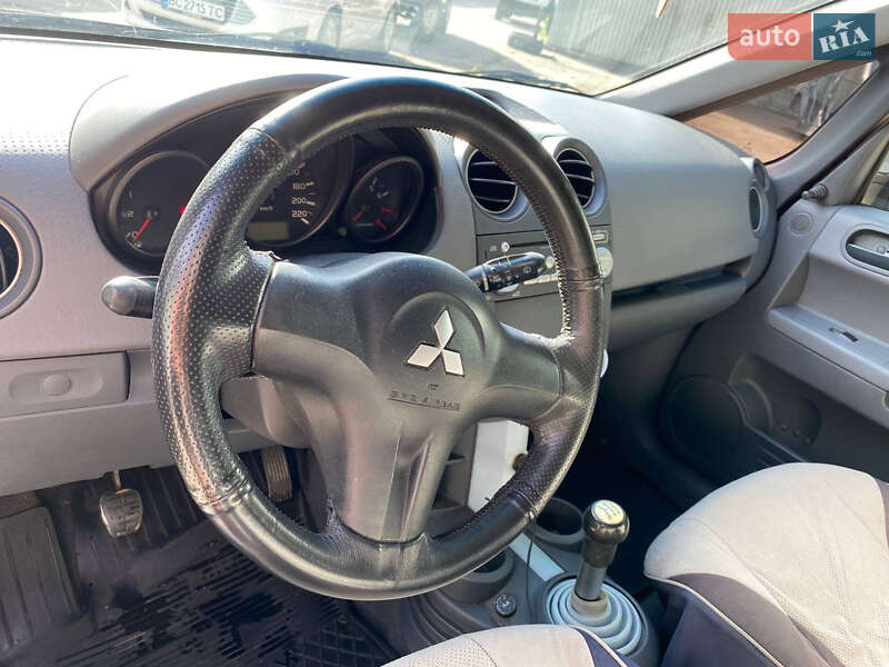 Хэтчбек Mitsubishi Colt 2004 в Стрые
