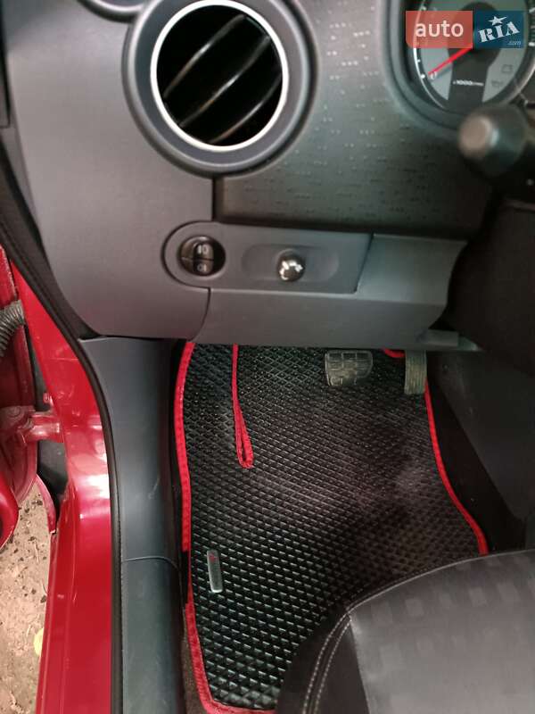 Хэтчбек Mitsubishi Colt 2009 в Дружковке
