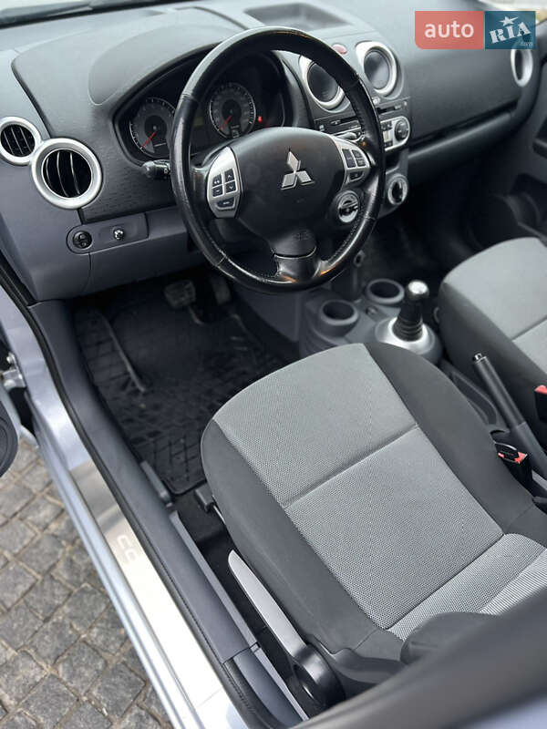 Хэтчбек Mitsubishi Colt 2011 в Днепре
