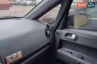 Хэтчбек Mitsubishi Colt 2005 в 