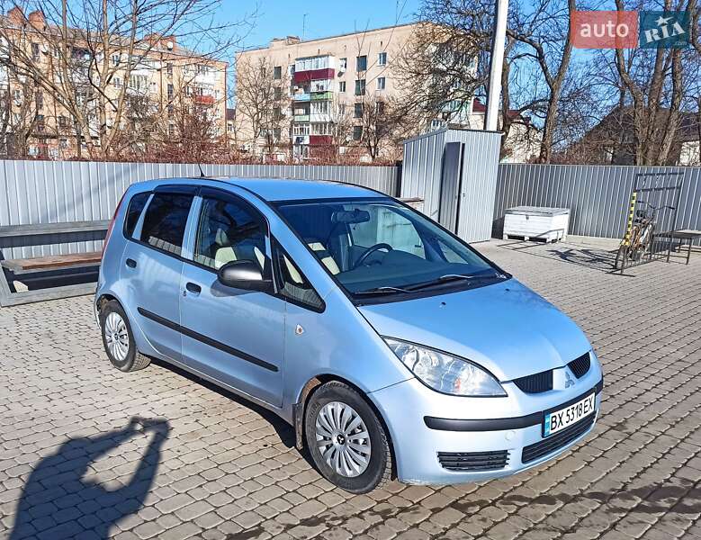 Хэтчбек Mitsubishi Colt 2005 в Староконстантинове