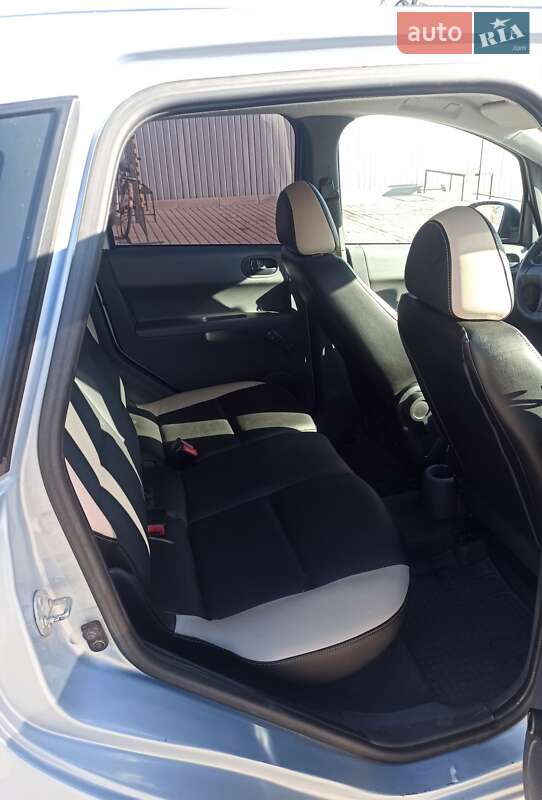 Хэтчбек Mitsubishi Colt 2005 в Староконстантинове