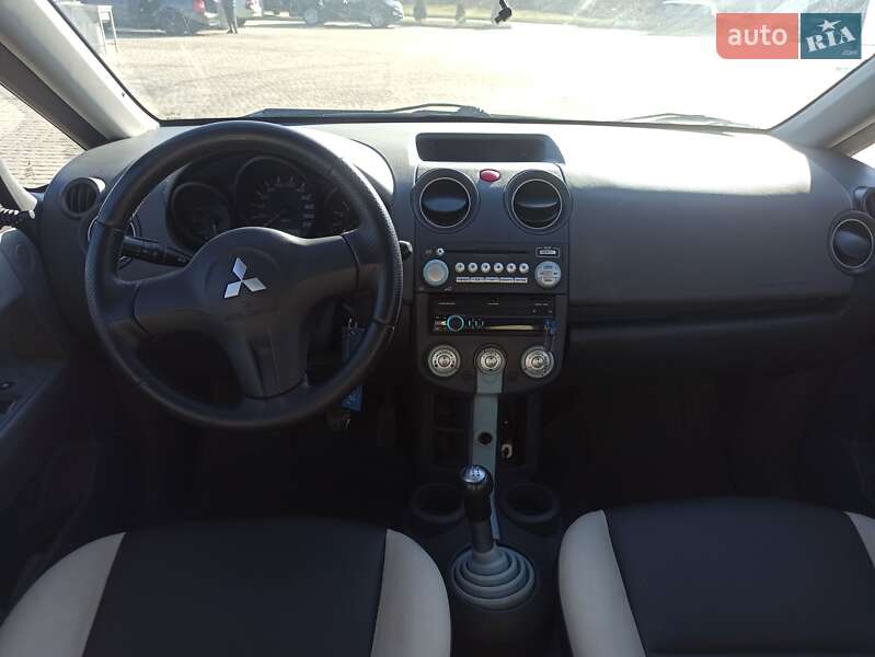 Хэтчбек Mitsubishi Colt 2005 в Староконстантинове