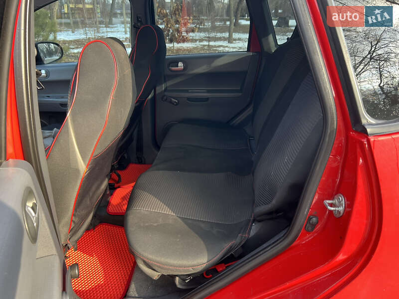 Хэтчбек Mitsubishi Colt 2006 в Кривом Роге фото 9 Хэтчбек Mitsubishi Colt 2006 в Кривом Роге