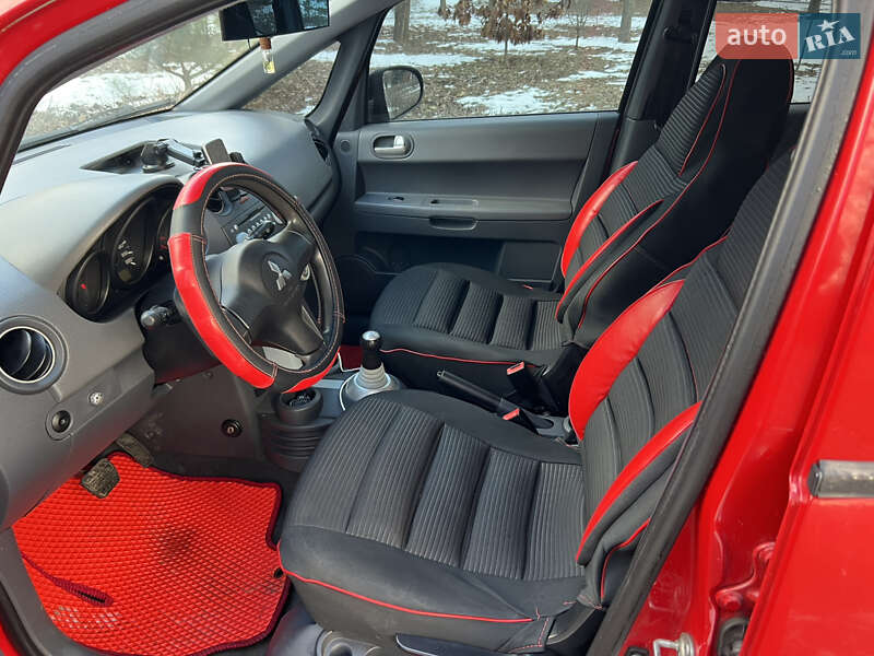 Хэтчбек Mitsubishi Colt 2006 в Кривом Роге фото 11 Хэтчбек Mitsubishi Colt 2006 в Кривом Роге
