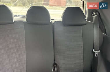Хэтчбек Mitsubishi Colt 2005 в 