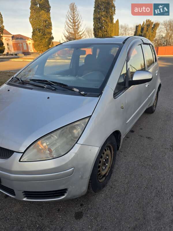 Хэтчбек Mitsubishi Colt 2005 в 