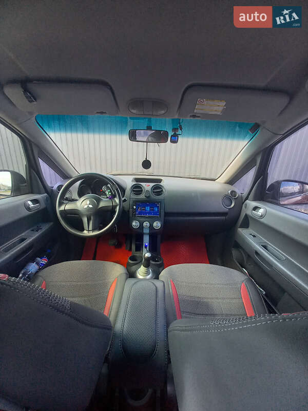 Хетчбек Mitsubishi Colt 2005 в Дніпрі