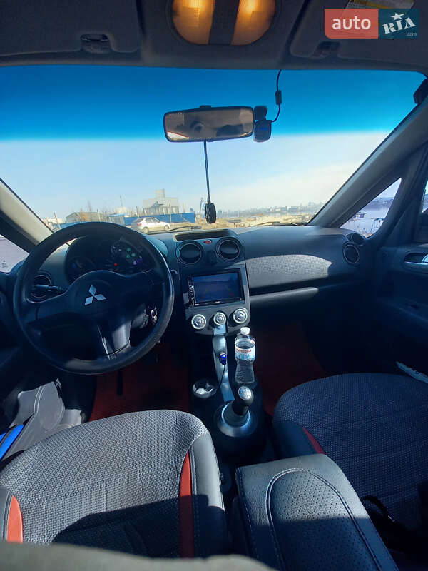 Хетчбек Mitsubishi Colt 2005 в Дніпрі