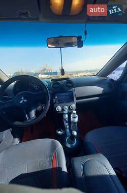 Хэтчбек Mitsubishi Colt 2005 в 