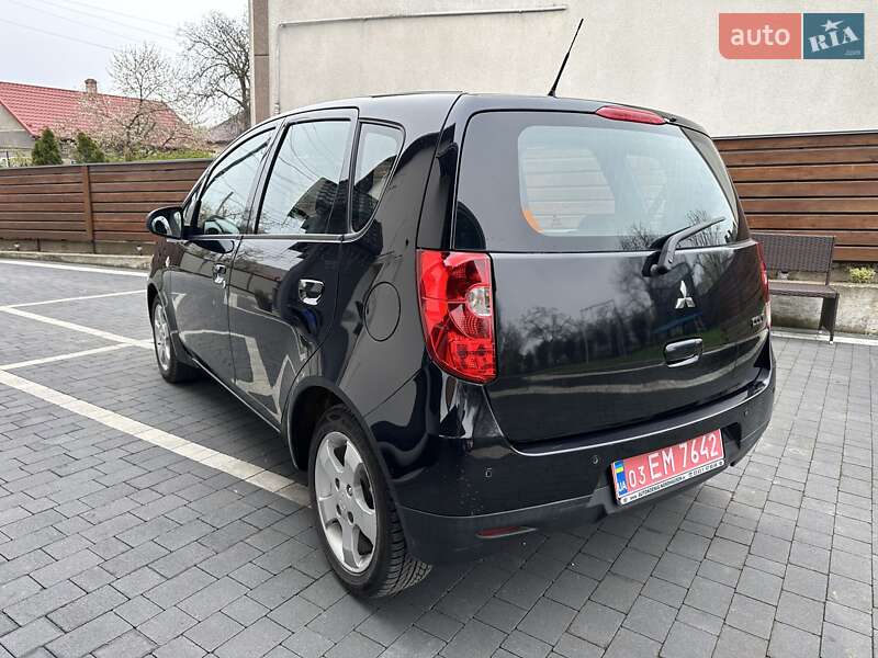 Хэтчбек Mitsubishi Colt 2012 в Черновцах