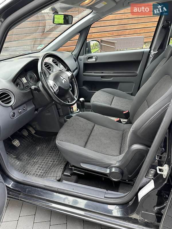 Хэтчбек Mitsubishi Colt 2012 в Черновцах