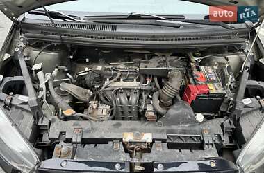Хэтчбек Mitsubishi Colt 2012 в 