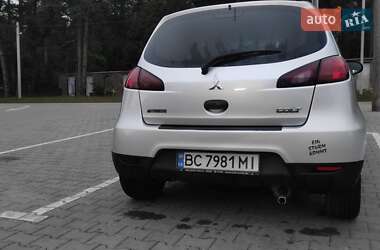 Хэтчбек Mitsubishi Colt 2009 в 
