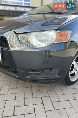 Хэтчбек Mitsubishi Colt 2010 в 