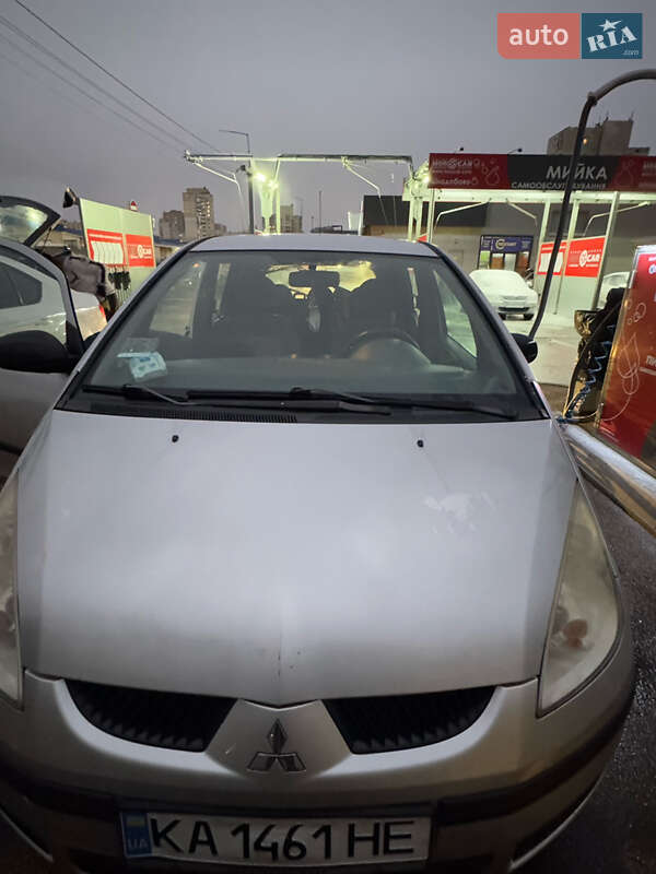 Хэтчбек Mitsubishi Colt 2006 в Киеве