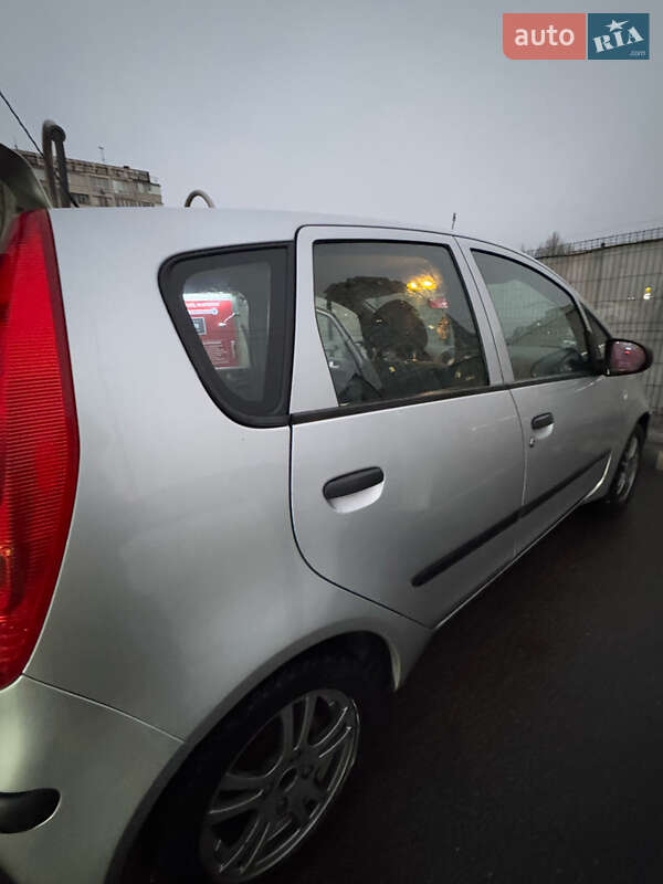 Хэтчбек Mitsubishi Colt 2006 в Киеве