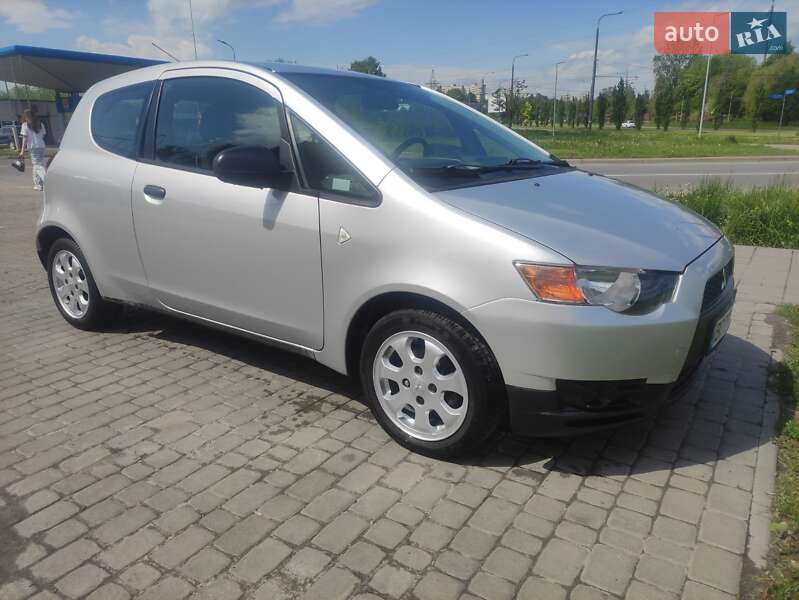 Хэтчбек Mitsubishi Colt 2009 в Львове
