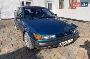 Хэтчбек Mitsubishi Colt 1990 в 