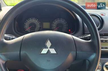 Хэтчбек Mitsubishi Colt 2010 в 