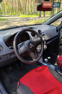 Хетчбек Mitsubishi Colt 2006 в 