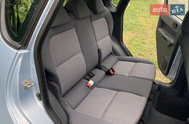 Хэтчбек Mitsubishi Colt 2005 в 