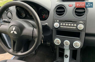 Хэтчбек Mitsubishi Colt 2005 в 
