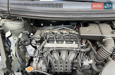 Хэтчбек Mitsubishi Colt 2010 в 