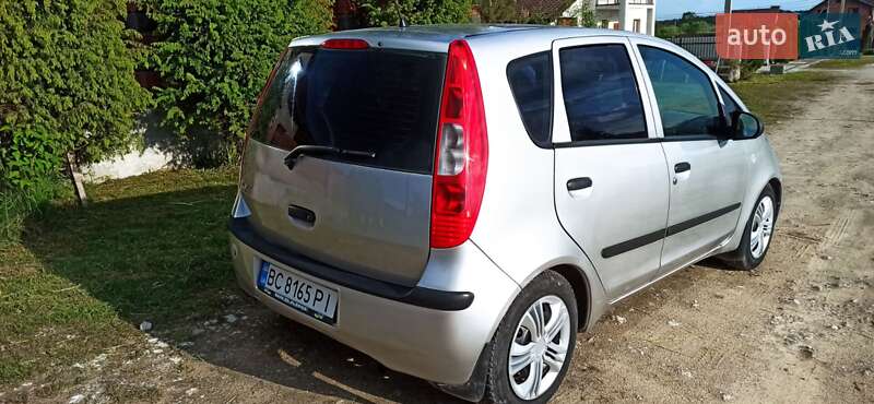 Хэтчбек Mitsubishi Colt 2004 в Новояворовске
