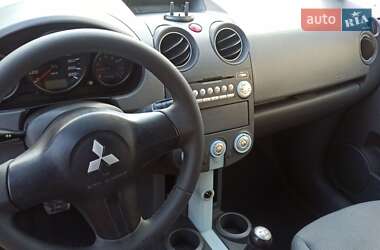 Хэтчбек Mitsubishi Colt 2004 в 