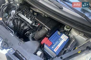 Хэтчбек Mitsubishi Colt 2006 в 