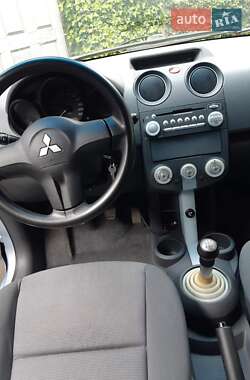 Хэтчбек Mitsubishi Colt 2004 в 
