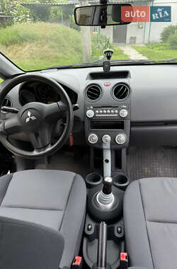 Хэтчбек Mitsubishi Colt 2006 в 