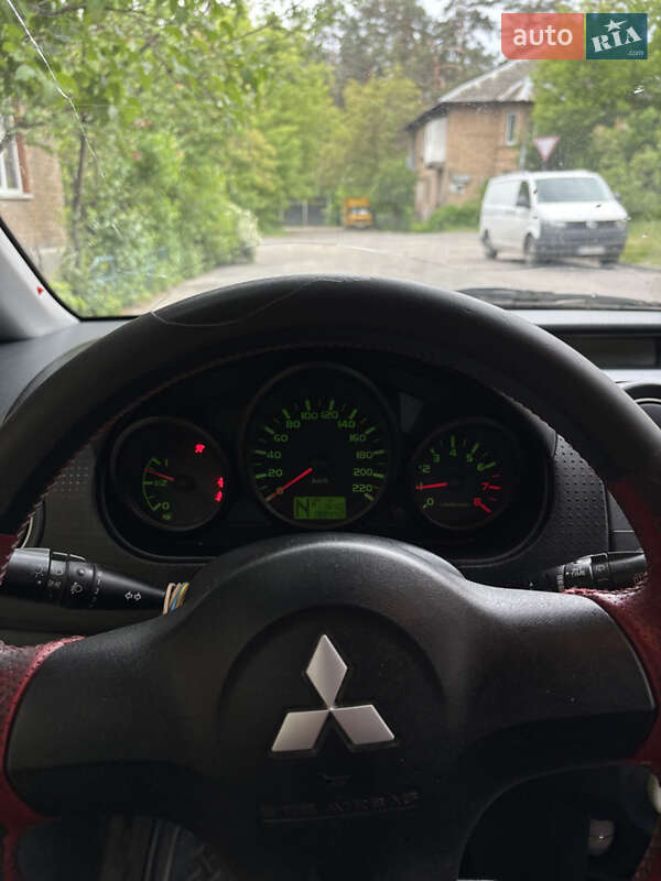 Хэтчбек Mitsubishi Colt 2008 в Киеве