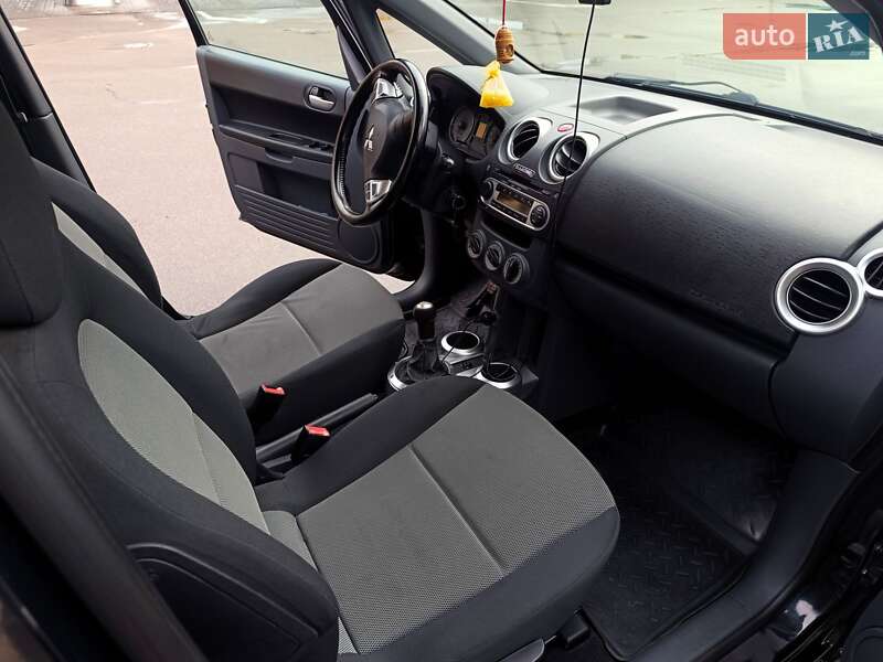 Хэтчбек Mitsubishi Colt 2011 в Киеве