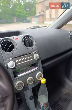 Хэтчбек Mitsubishi Colt 2005 в 