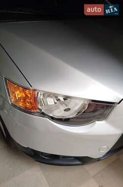 Хэтчбек Mitsubishi Colt 2009 в 