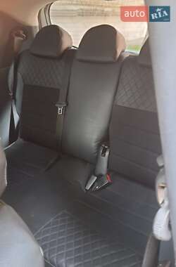 Хетчбек Mitsubishi Colt 2005 в 