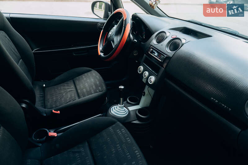 Хэтчбек Mitsubishi Colt 2005 в Умани