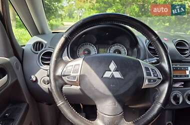Хэтчбек Mitsubishi Colt 2012 в 