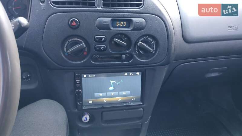 Хэтчбек Mitsubishi Colt 2002 в Бродах