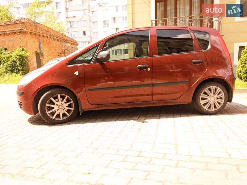 Хетчбек Mitsubishi Colt 2006 в Львові