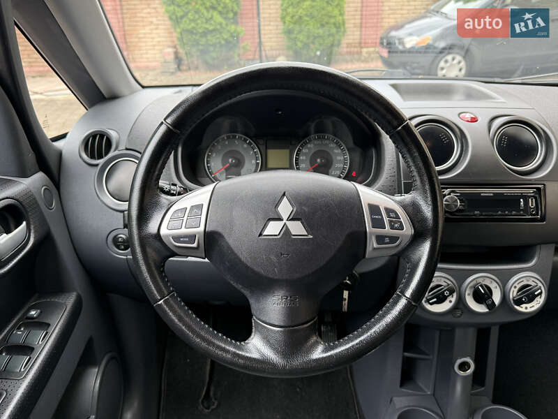 Хэтчбек Mitsubishi Colt 2013 в Черновцах