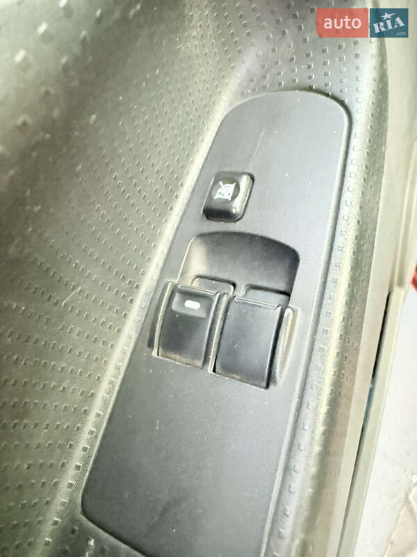 Хэтчбек Mitsubishi Colt 2005 в Лубнах