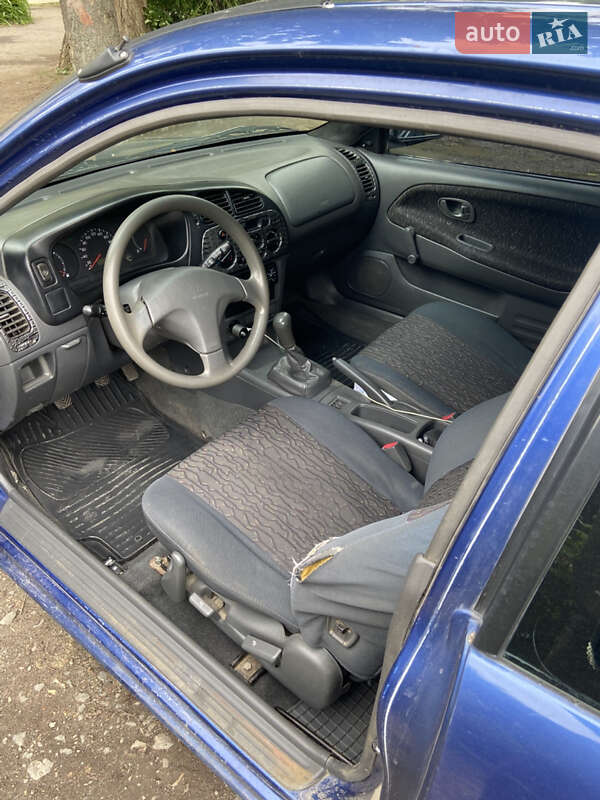 Хэтчбек Mitsubishi Colt 2000 в Ужгороде