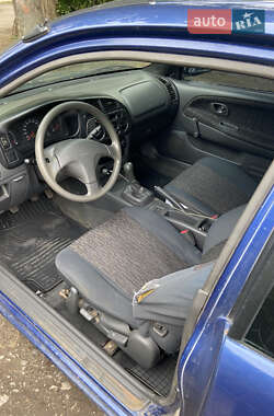 Хэтчбек Mitsubishi Colt 2000 в 