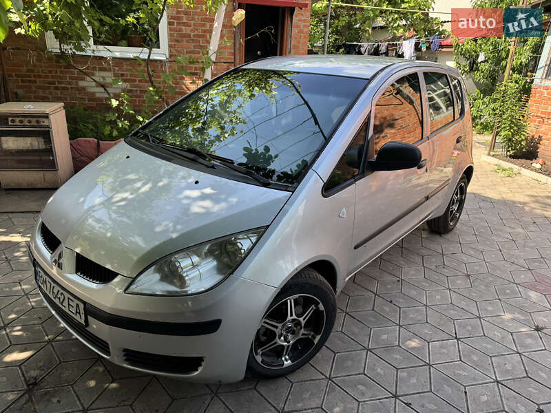 Хэтчбек Mitsubishi Colt 2006 в 