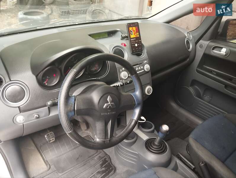 Хэтчбек Mitsubishi Colt 2006 в Киеве фото 16 Хэтчбек Mitsubishi Colt 2006 в Киеве